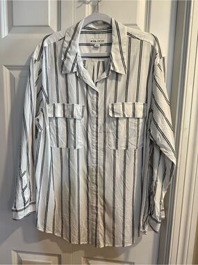 Ava & Viv White and Black Striped Button-Up Shirt